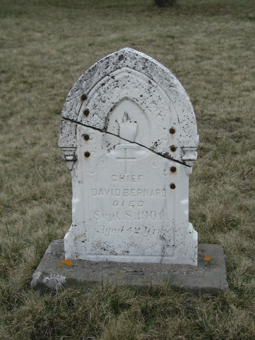 Vieille pierre tombale